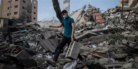 Hamas says Israeli airstrike on Gaza hospital kills hundreds, as Biden heads to Mideast